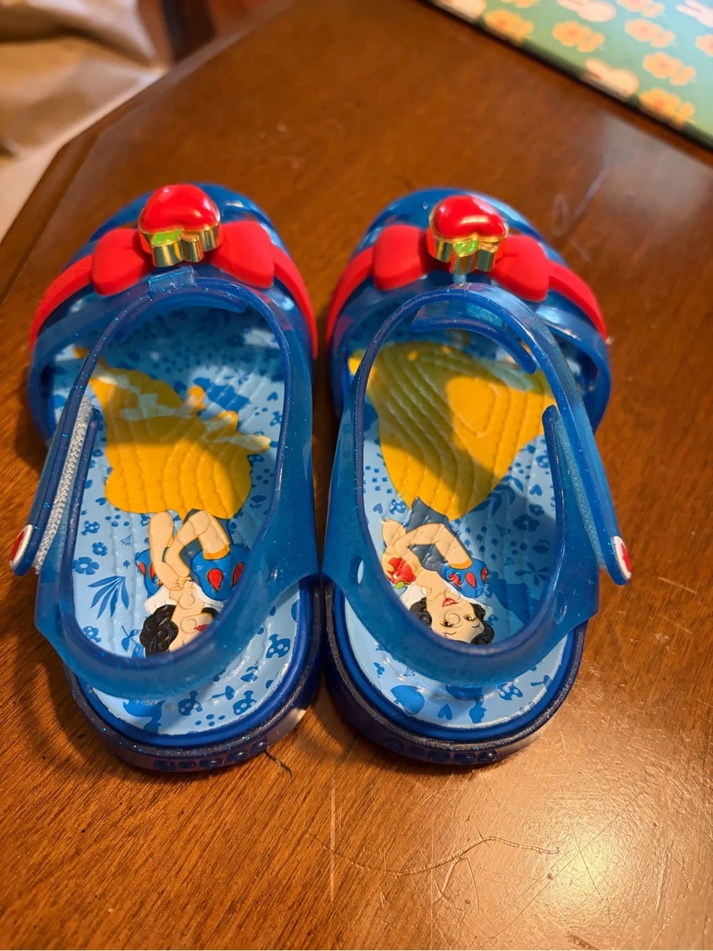 Snow White Crocs Sandals Toddler 7